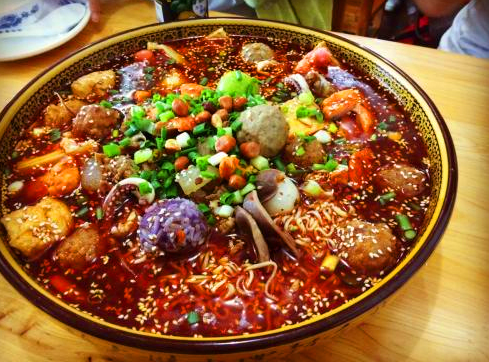 冒菜口味豐富多樣，麻辣燙爽口無比