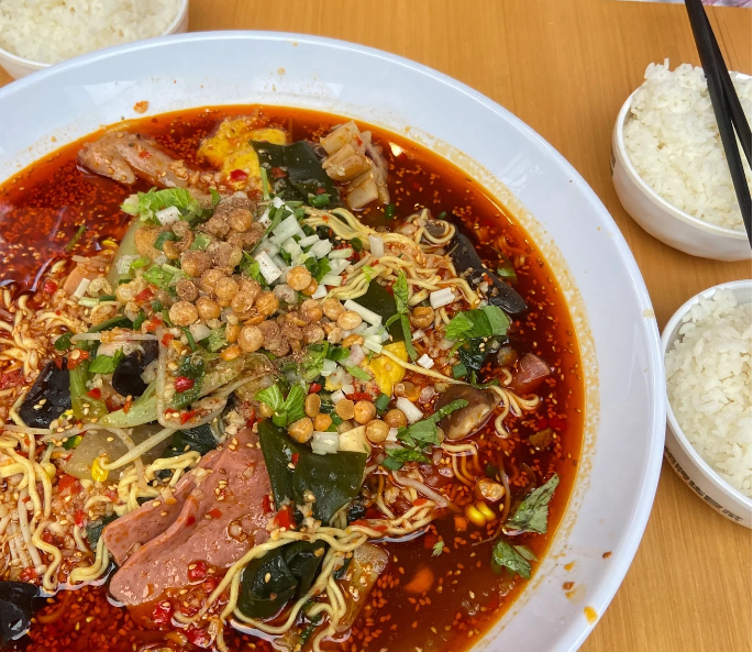 冒菜好吃還是麻辣燙好吃，哪一個更好吃