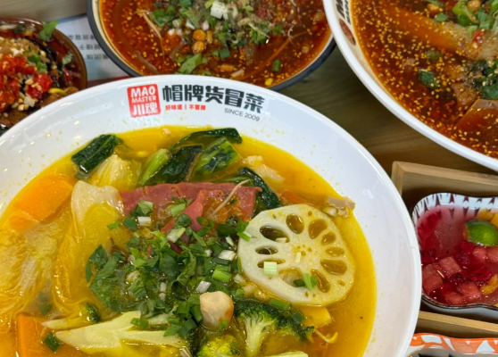 開(kāi)一家麻辣燙店大概需要多少錢(qián)，帽哥告訴你