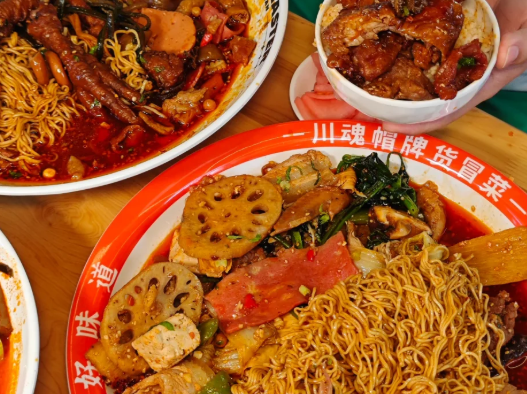 冒菜店沒(méi)人氣？帽牌貨教你幾招，顧客坐滿店
